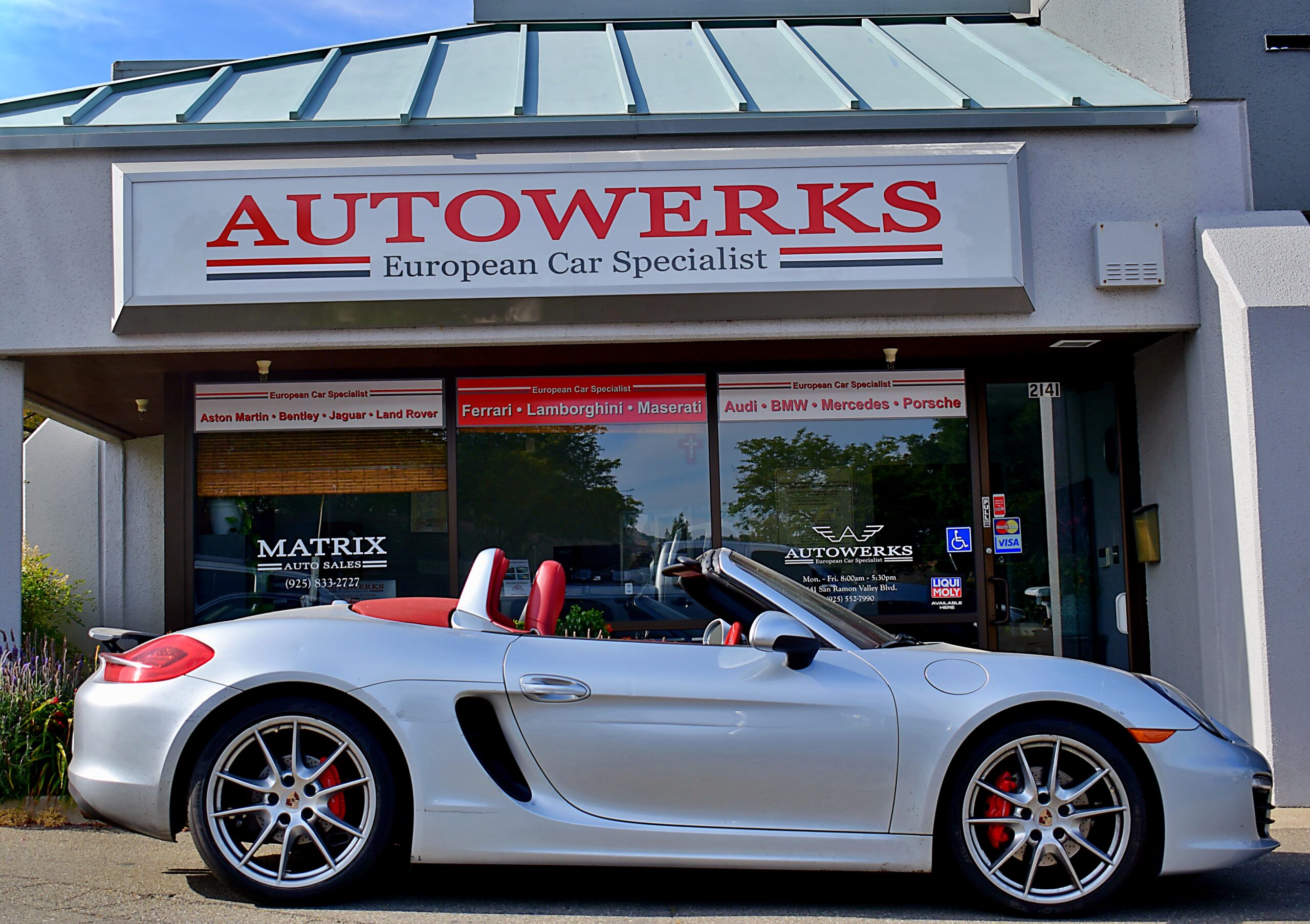 Pauls Porsche in front of office